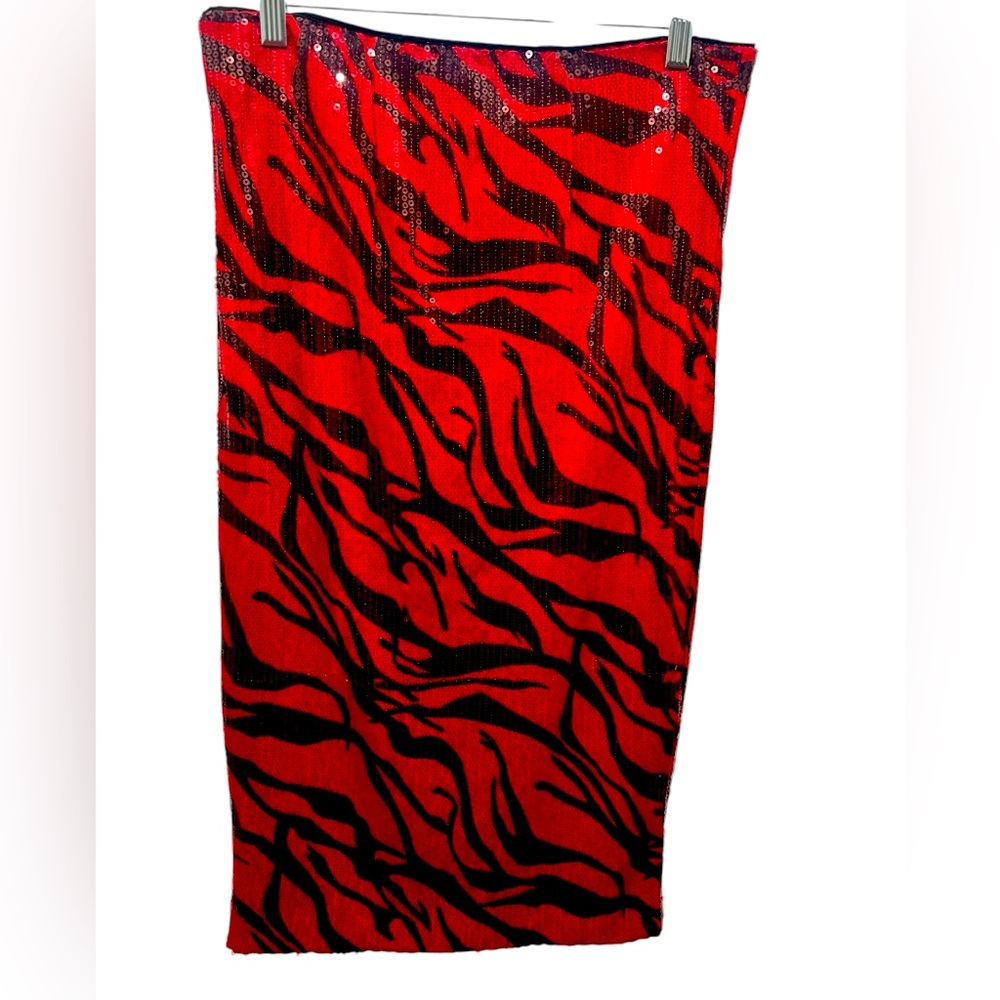 Eva Mendes Red and Black Sequined Pencil Skirt-